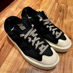New Balance CT302 Sneakers - Size mens 8.5, women’s 10.5